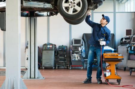 UNIVERZÁLNY autoservis UNIVERZÁLNY autoservis